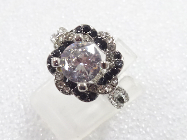 JAPANESE KIMONO / ANTIQUE CRYSTAL RING (SIZE 11)